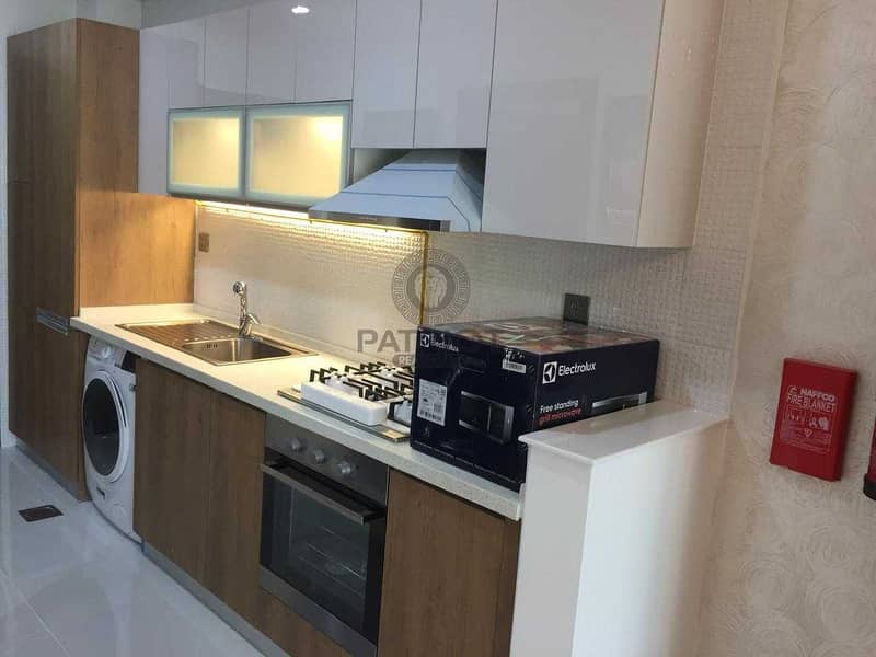 4 BRAND NEW ! FULLY FURNISHED STUDIO WITH BALCONY! HIGH FLOOR