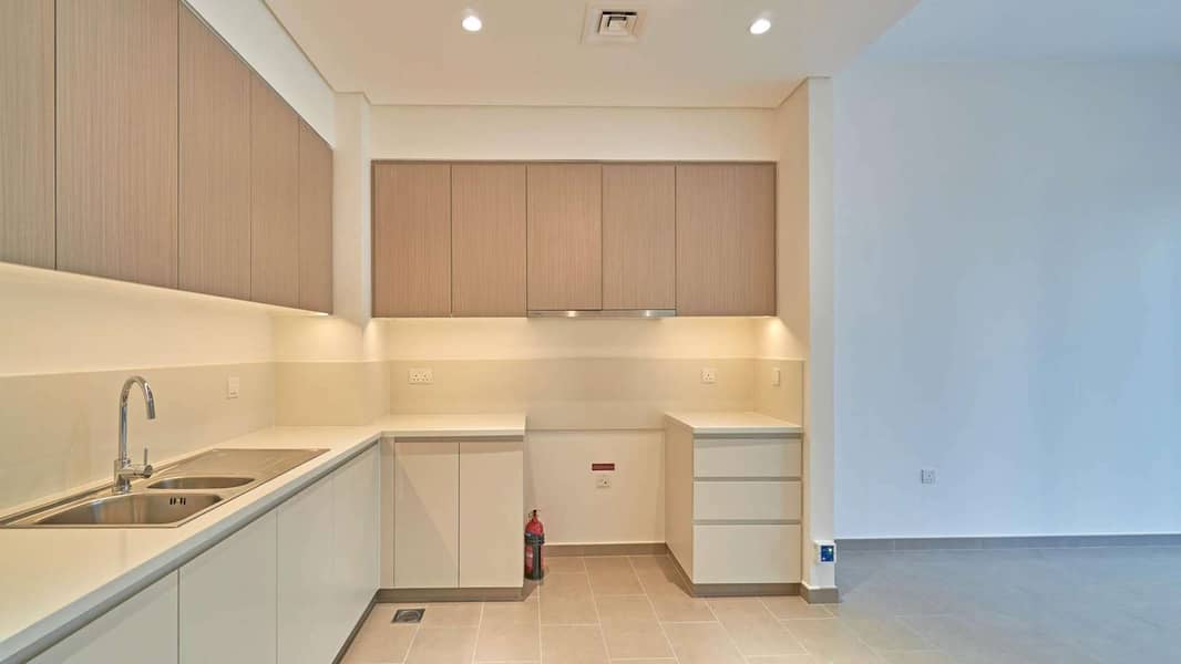 4 Mid-Floor Unit with a View of the Pool