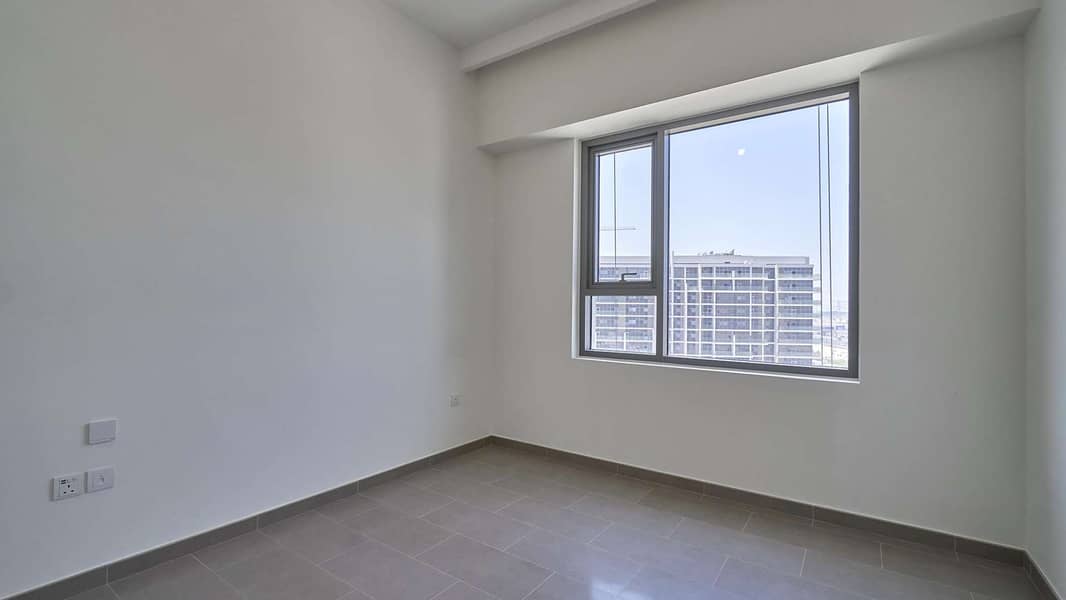 10 Mid-Floor Unit with a View of the Pool
