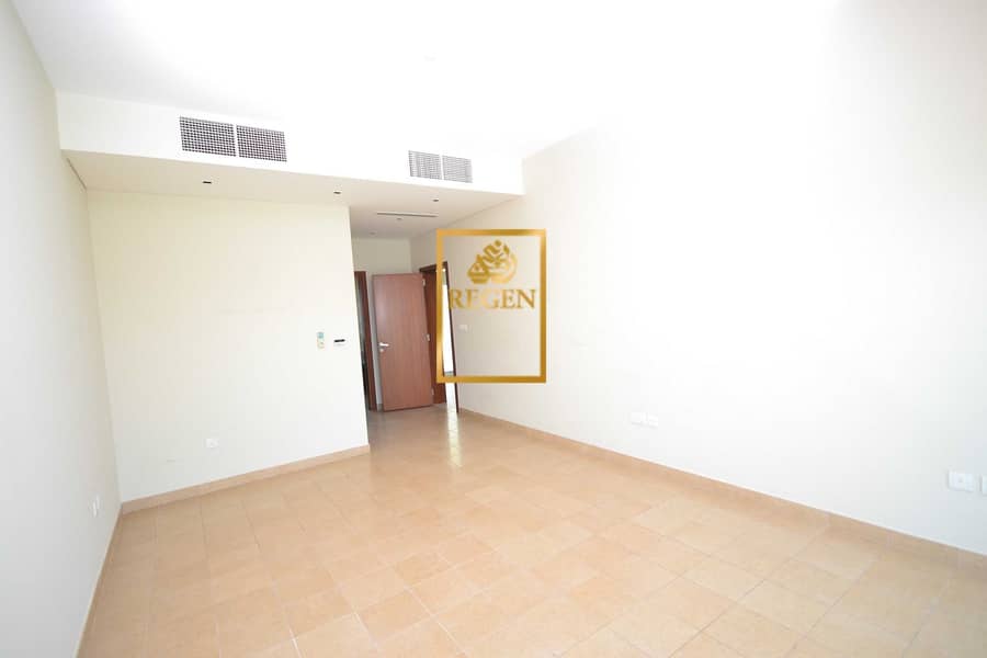 6 Two Bedroom Hall Nakheel Villa  For Rent - Corner Unit - Landscaped Garden