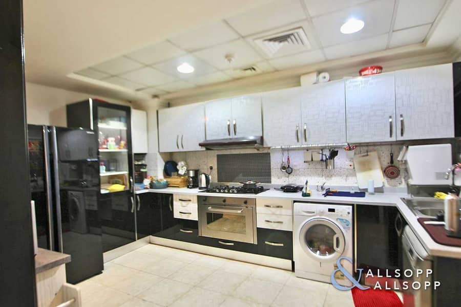 10 Exclusive | Upgraded | Large 3 Beds + Maid