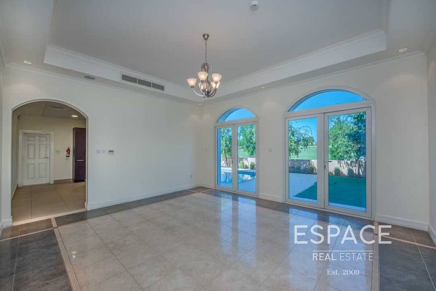 4 Exclusive | 5 Beds | Lake & Golf View