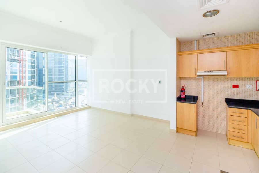 3 Spacious|1 Bed|Road View|Mayfair Tower