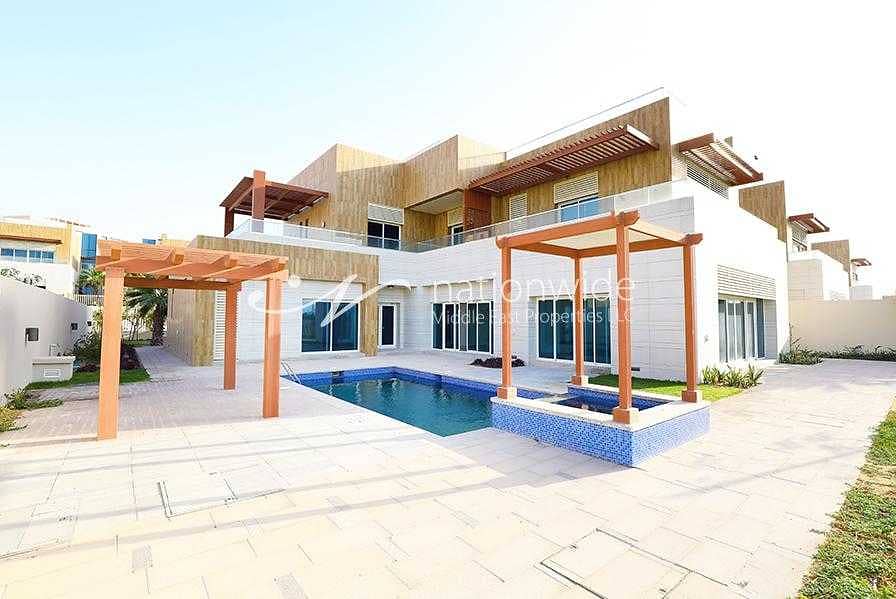 Rest And Relax In This Luxurious & Spacious Villa