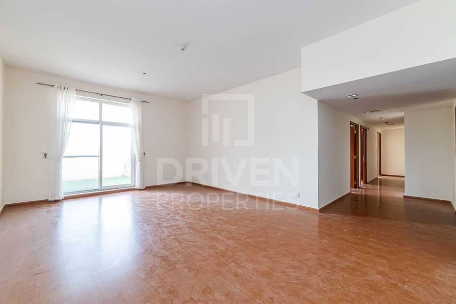 5 Huge and Upgraded 3 Bedroom Apt in Foxhill