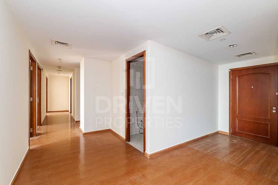 6 Huge and Upgraded 3 Bedroom Apt in Foxhill