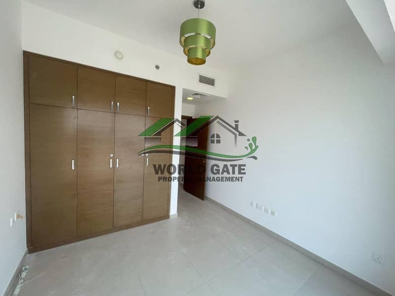 9 GREAT DEAL  3 BHK APARTMENT WITH FREE CAR PARKING