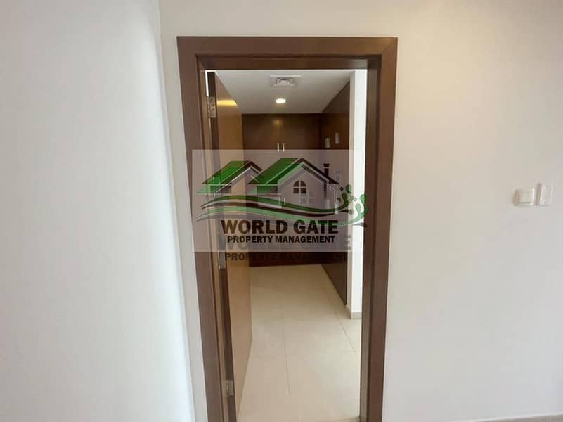 2 GREAT DEAL  3 BHK APARTMENT WITH FREE CAR PARKING