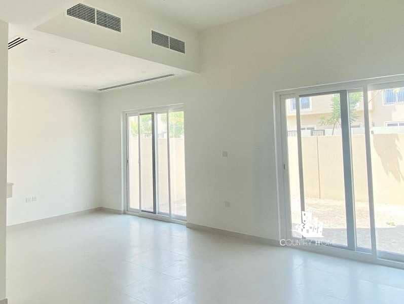 Corner Unit | Single Row | Close to Pool Corner Unit | Single Row | Close to Pool