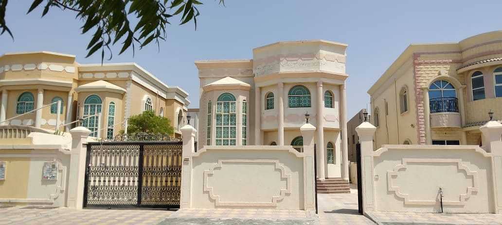 فيلا للأيجار بموقع متميز في عجمان منطقة الروضة قريبه علي شارع الشيخ خليفه ابن زايد فيلا للأيجار بموقع متميز في عجمان منطقة الروضة قريبه علي شارع الشيخ خليفه ابن زايد