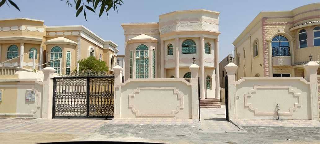 •• 3 villas for rent in Al Rawda