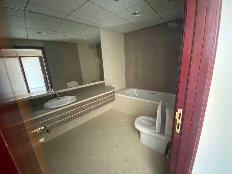 6 Master bathroom