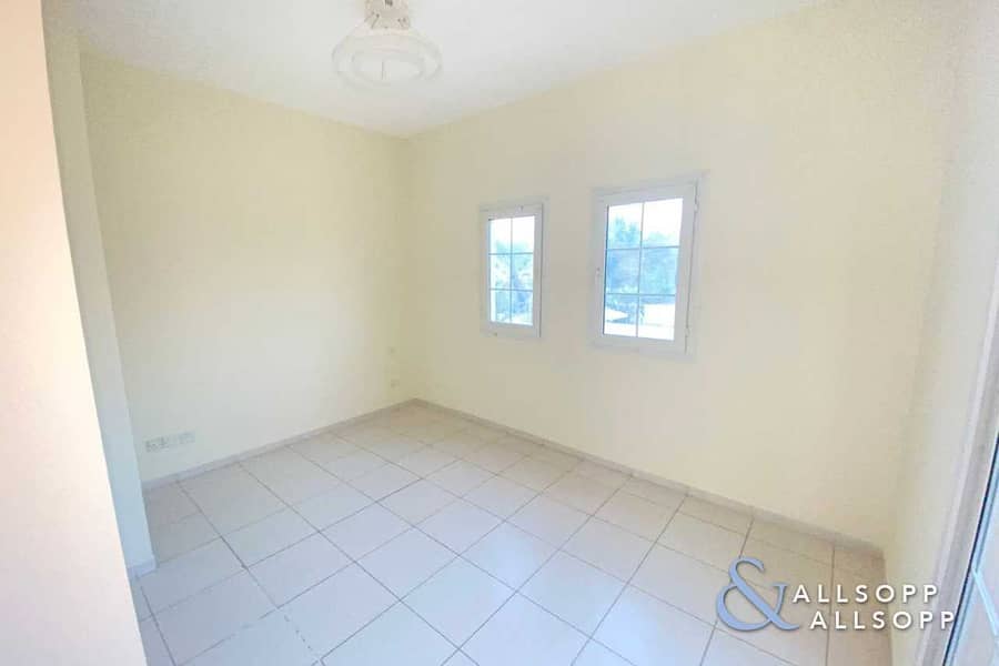 11 Vacant | Close To Souk | Upgraded | 2 Beds