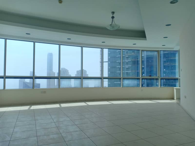 Spacious Unit | Unfurnished | Next to the Metro