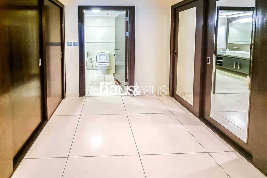 10 Vacant Oct. | Largest Unit | Bright and Spacious