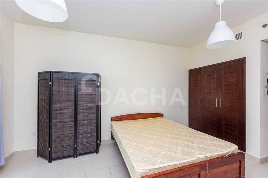 4 Well Maintained  / Mid Floor / Studio