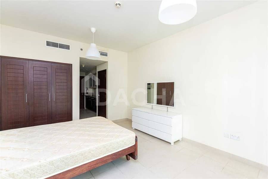 12 Well Maintained  / Mid Floor / Studio