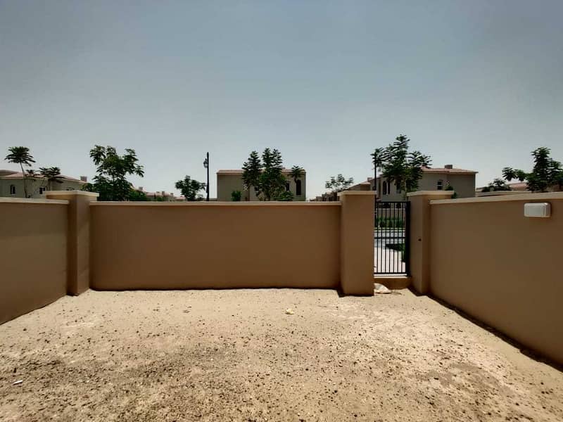 4 Best Price | 2 BR  Single Row | Next To Pool