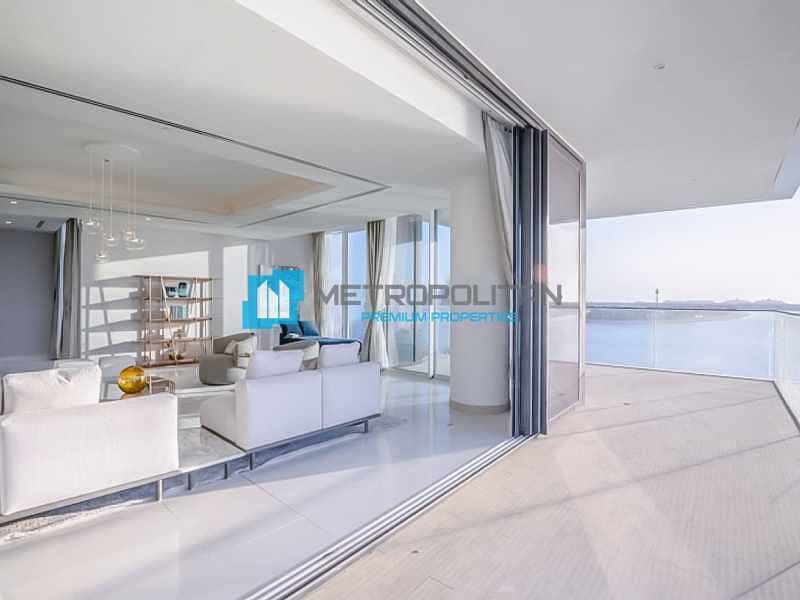 18 Upgraded Penthouse|Magnificent Views|Finest Living