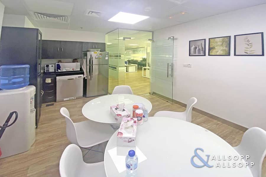 6 Fully Fitted Office | Close To Metro | DIFC