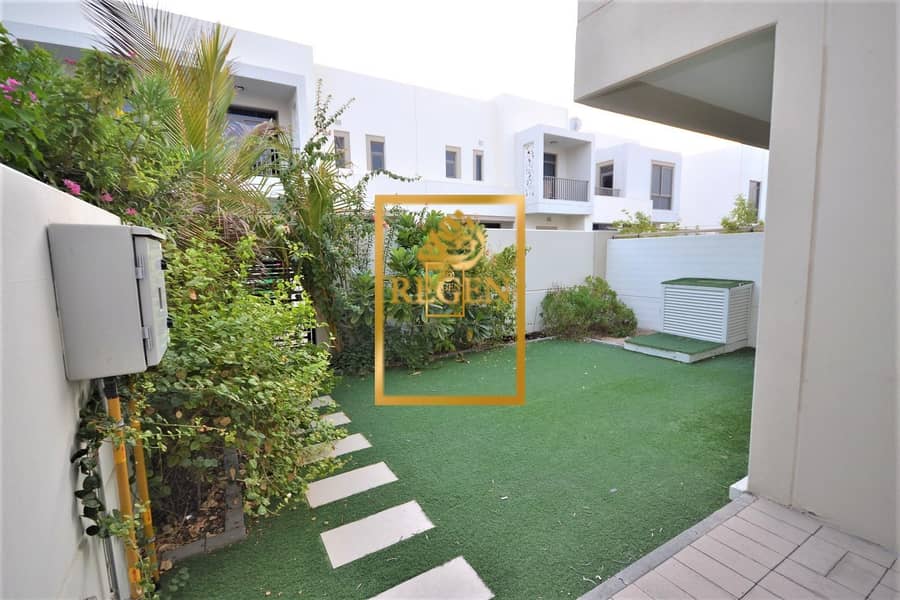 Nice Garden - 3 Bedroom +Maid Room Townhouse For Rent in Town square