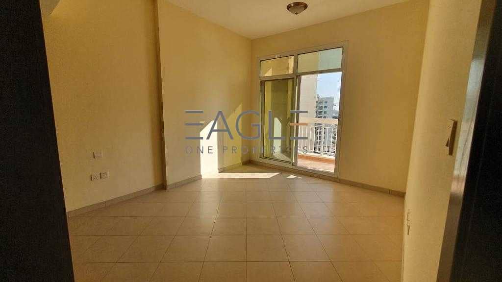 12 Huge  and Stunning 1 BR | Balcony | Liwan Queue Point