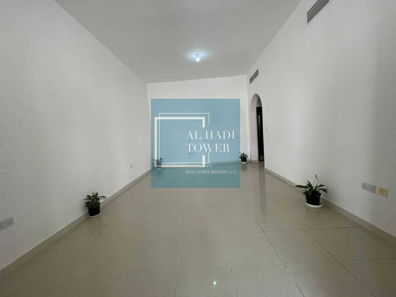 Upgraded Spacious 1 Bedroom Hall in MBZ Zone 16