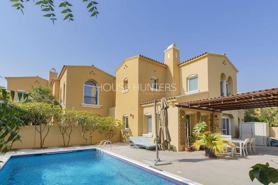 18 Palmera 3 bedroom | Upgraded | Pool | Single row