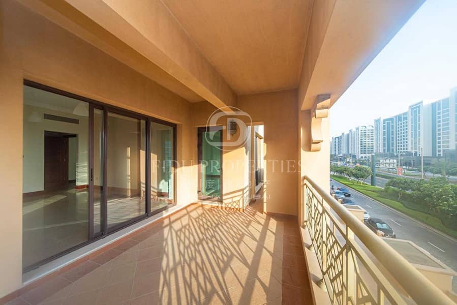 12 Spacious 2 bedroom in Golden mile Palm Jumeirah