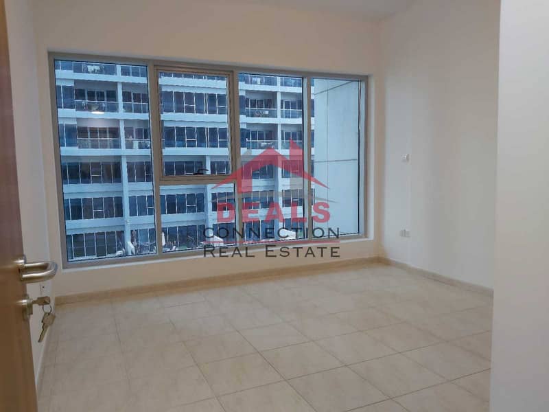 3 Vacant & Ready | Beautiful Spacious 1 Bedroom Apartment | Community &  Pool View