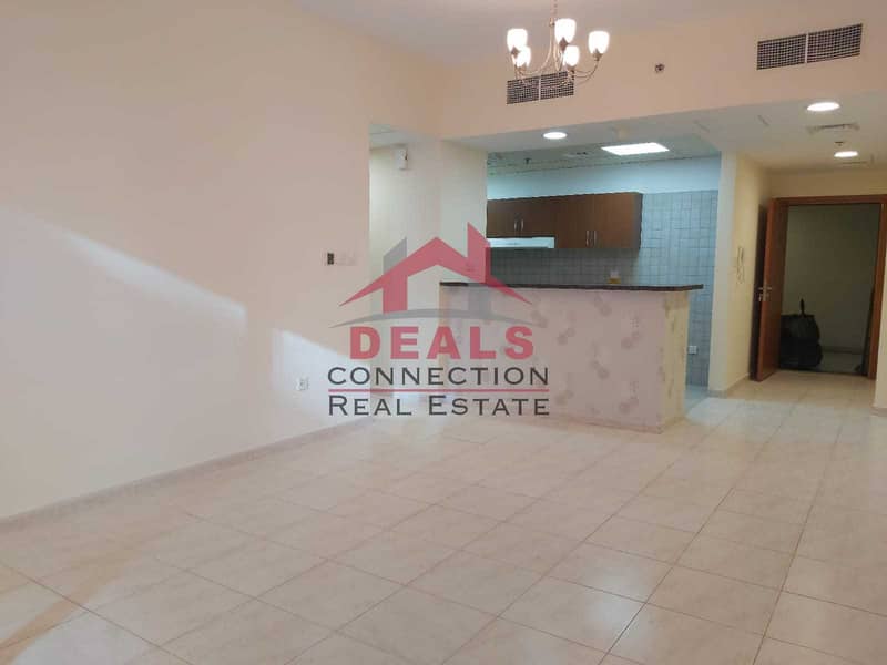 6 Vacant & Ready | Beautiful Spacious 1 Bedroom Apartment | Community &  Pool View