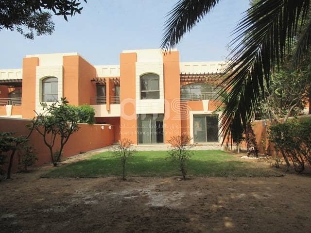 Fantastic 5 Bedrooms  Villa with Garden Available for Rent