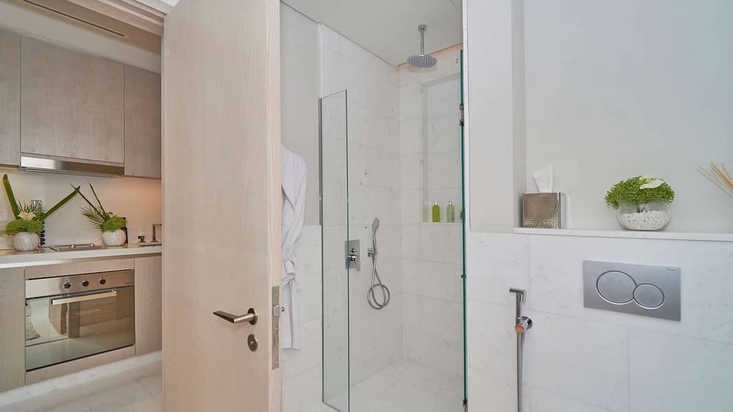 8 Brand New High-Floor Studio in Luxury Tower
