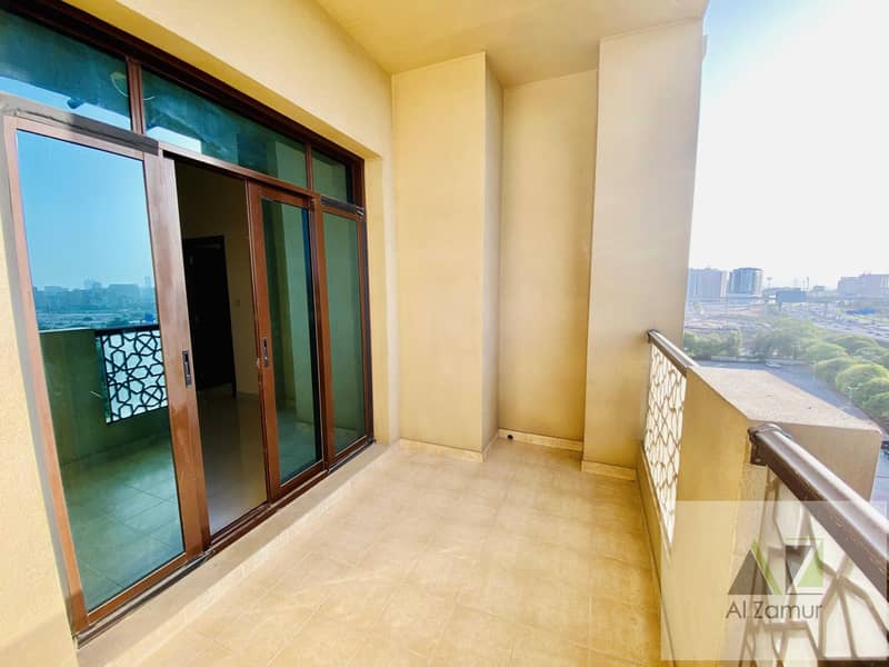 4 Luxury 1BR | Balcony | Creek view | 45/4