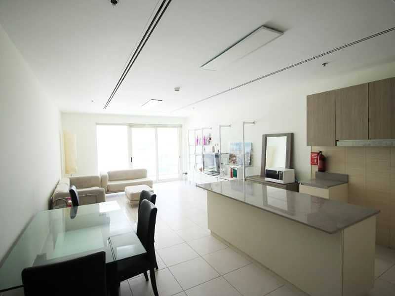 10 FURNISHED Upgraded kitchen ! Ideal location