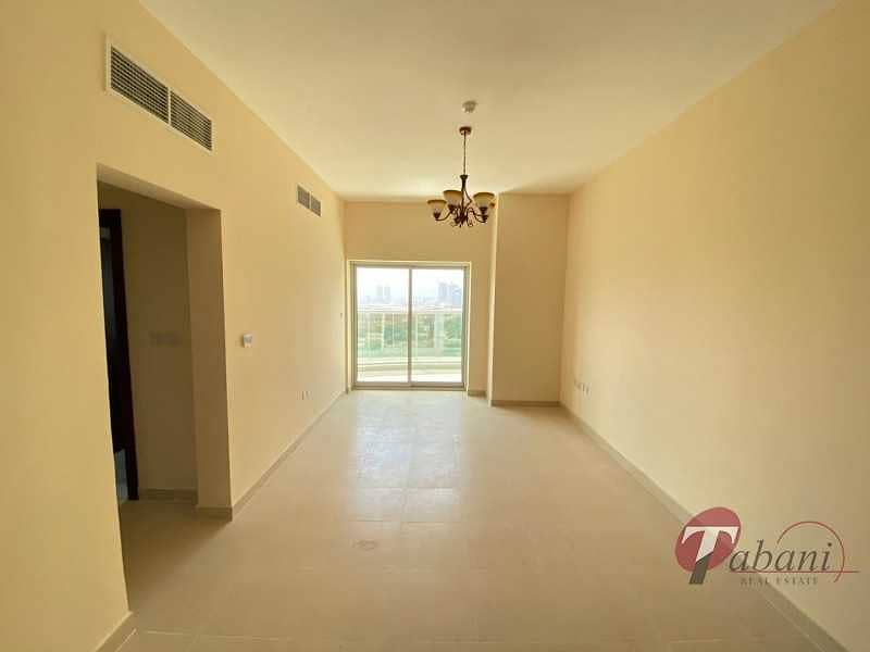 2 Chiller Free |Spacious Apartment |Mid Floor | Vacant