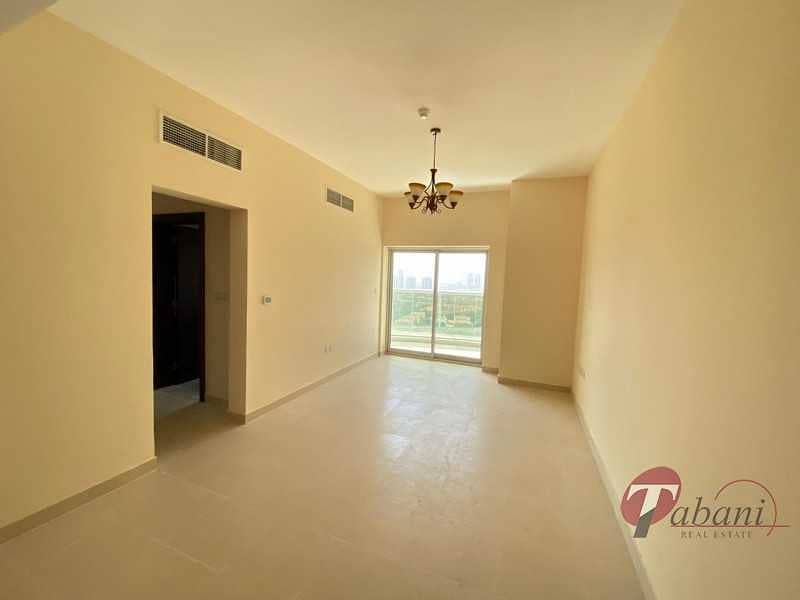 4 Chiller Free |Spacious Apartment |Mid Floor | Vacant
