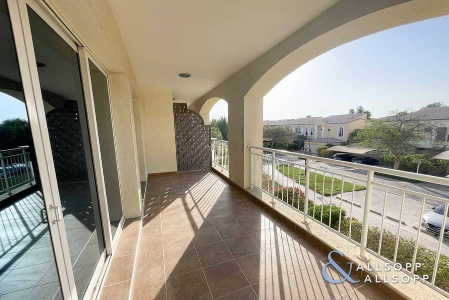 12 Large 2 Bedrooms | Balcony | 1679 Sq. Ft.