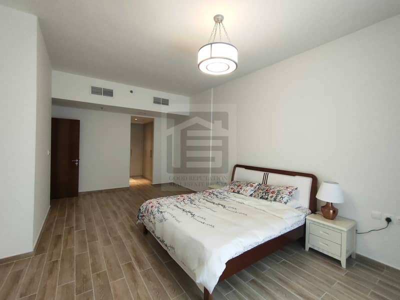 Large and Clean l High Floor l View to SZR Large and Clean l High Floor l View to SZR