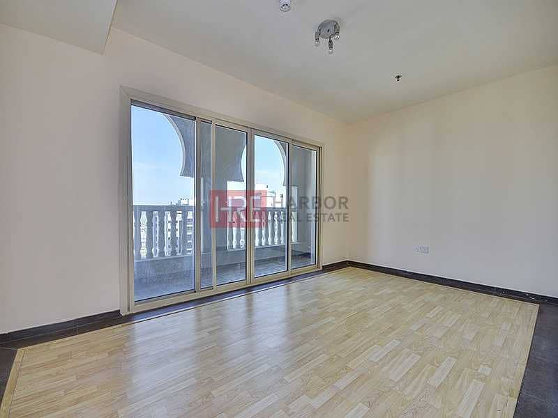 4 Bright And Spacious | 1 Month Free | Long Balcony