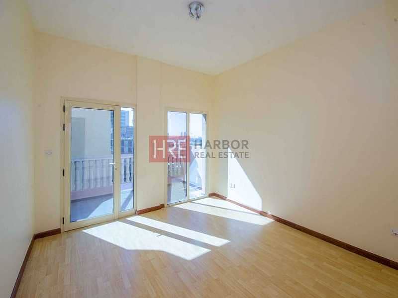 3 1 Month Free | Newly Refurbished 1 BR With Balcony