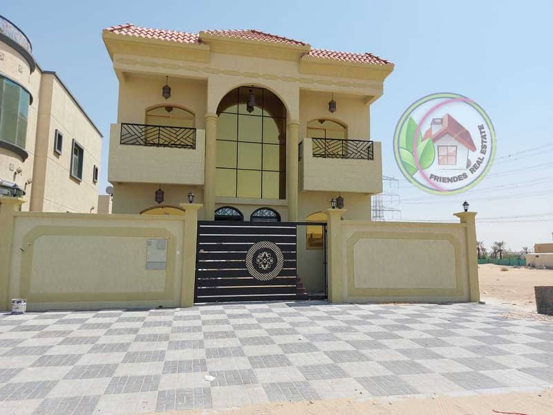 Villa for sale, modern design and personal finishing with high quality building materials, villa on a jar street next to all services