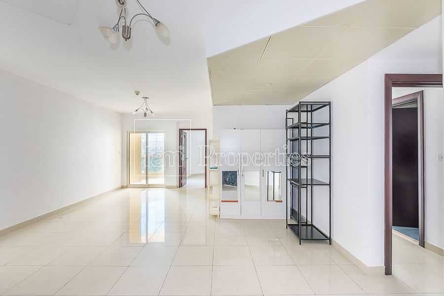 5 Vacant | Well maintained  | High Floor | SZR View