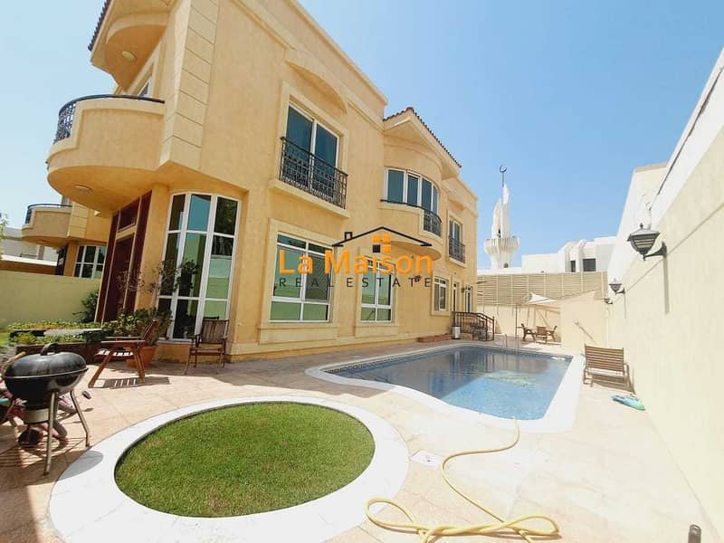 independent 4bhk  villa with privet pool & garden  in jumeirah 1 price is 300k