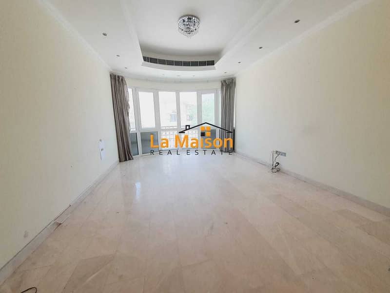 11 independent 4bhk  villa with privet pool & garden  in jumeirah 1 price is 300k