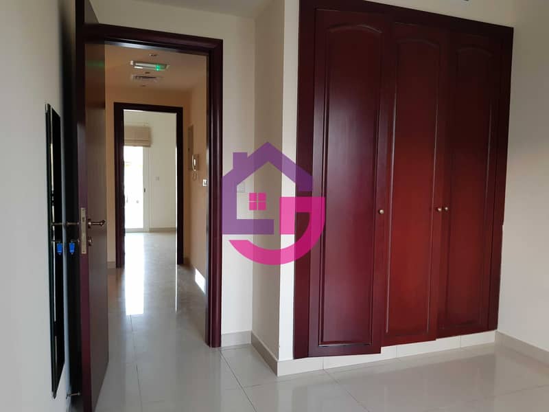 17 UPGRADED TC VILLA| GARDEN VIEW| VACANT |