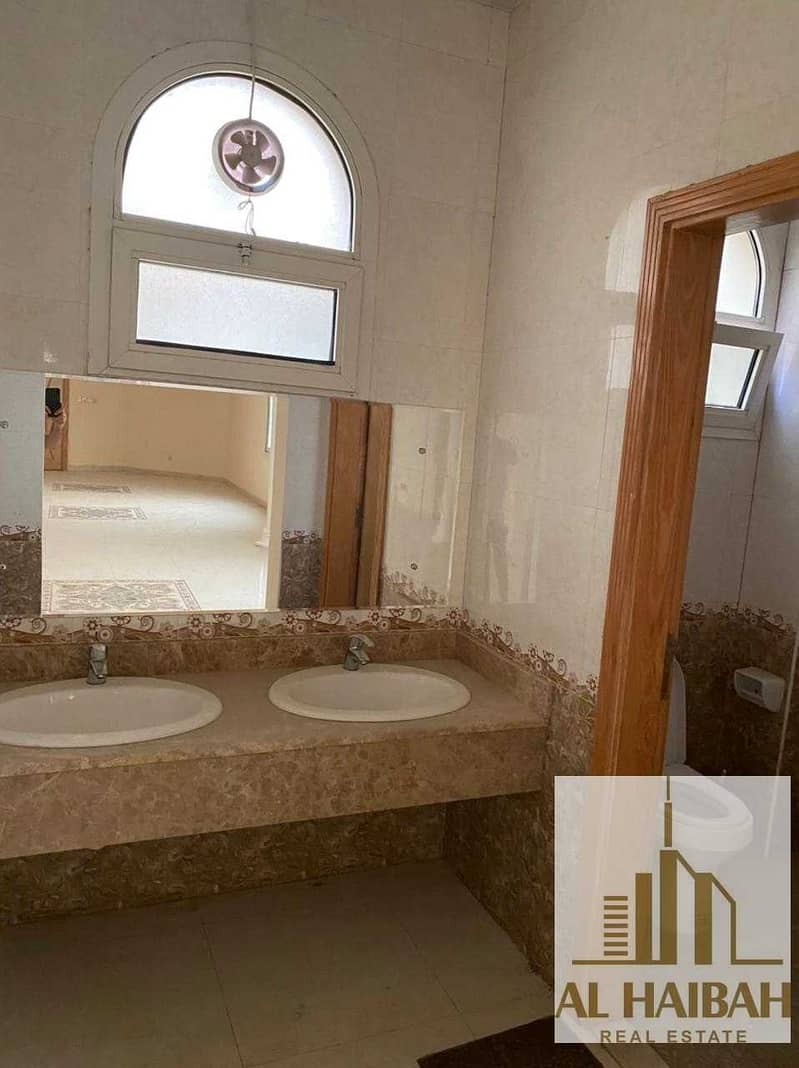 16 For sale a two-storey villa