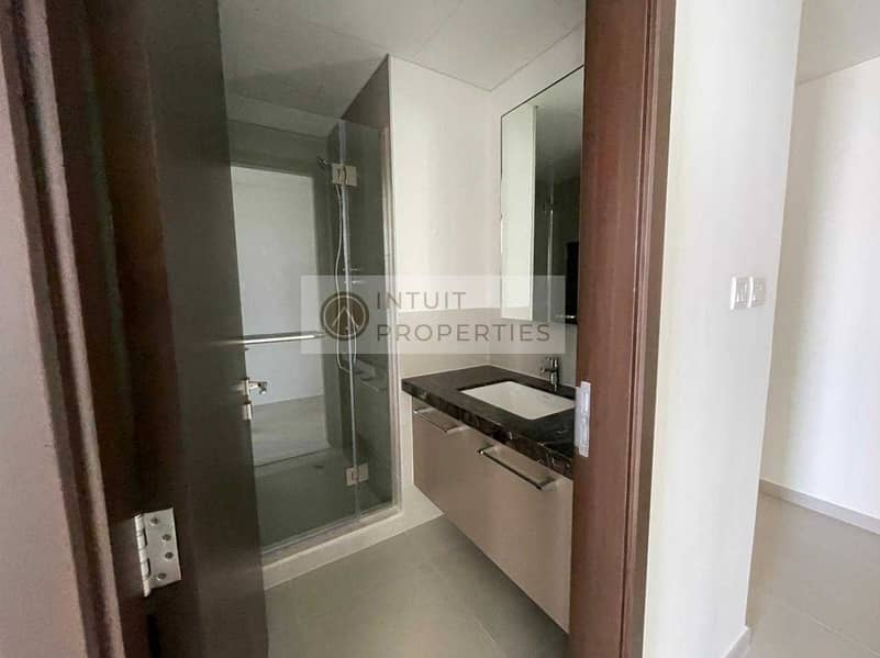 17 4 BR + Maids | High Floor | Spacious | Vacant Now