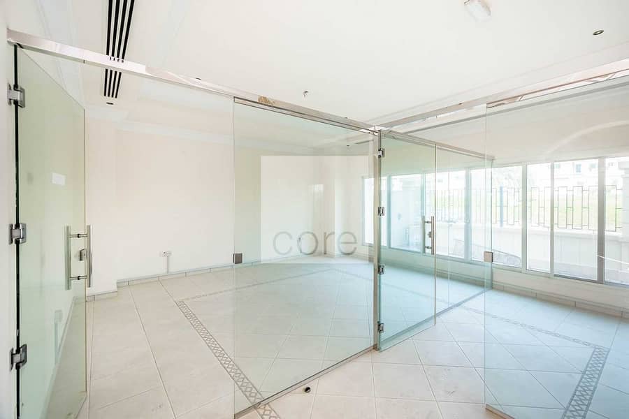 High Quality | Office with Kitchen | 12 CHQS High Quality | Office with Kitchen | 12 CHQS