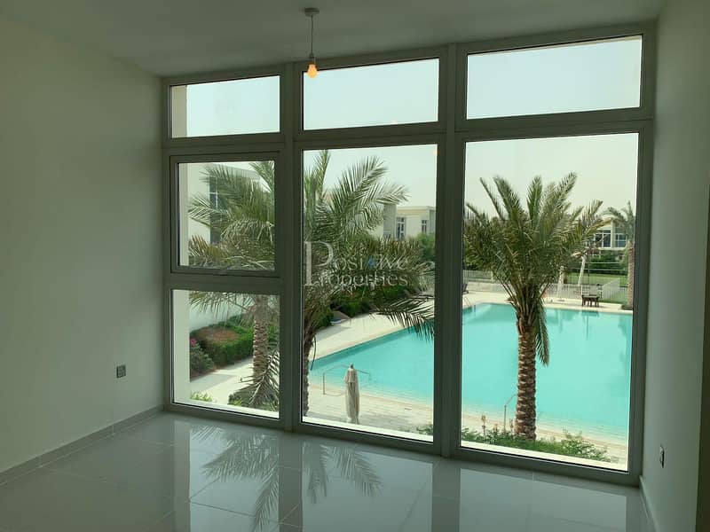 8 HOT DEAL | SINGLE ROW | POOL VIEW | VACANT